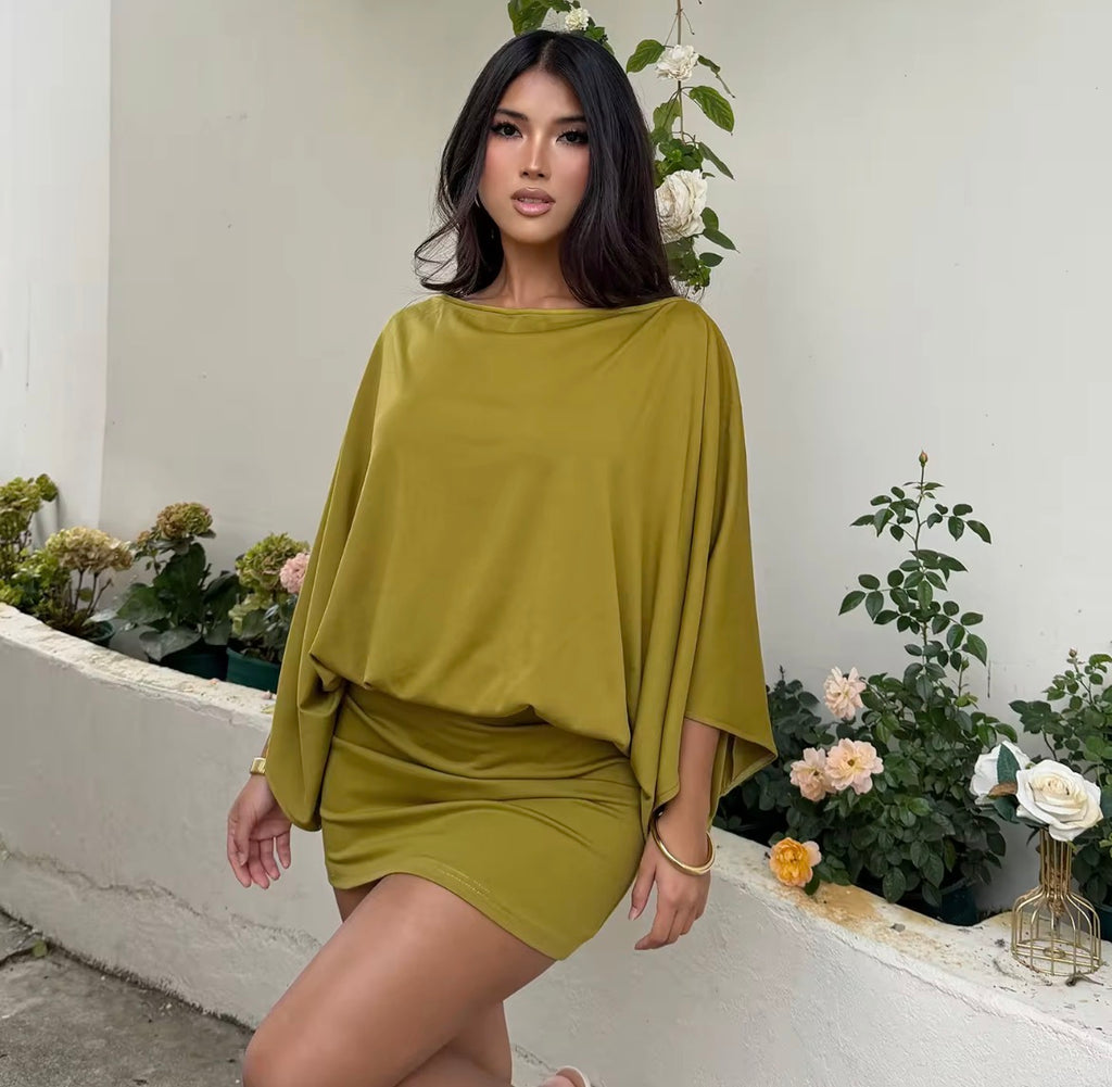 Evergreen backless dress