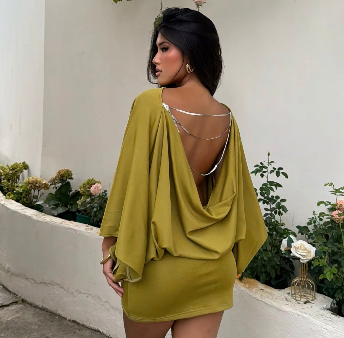 Evergreen backless dress